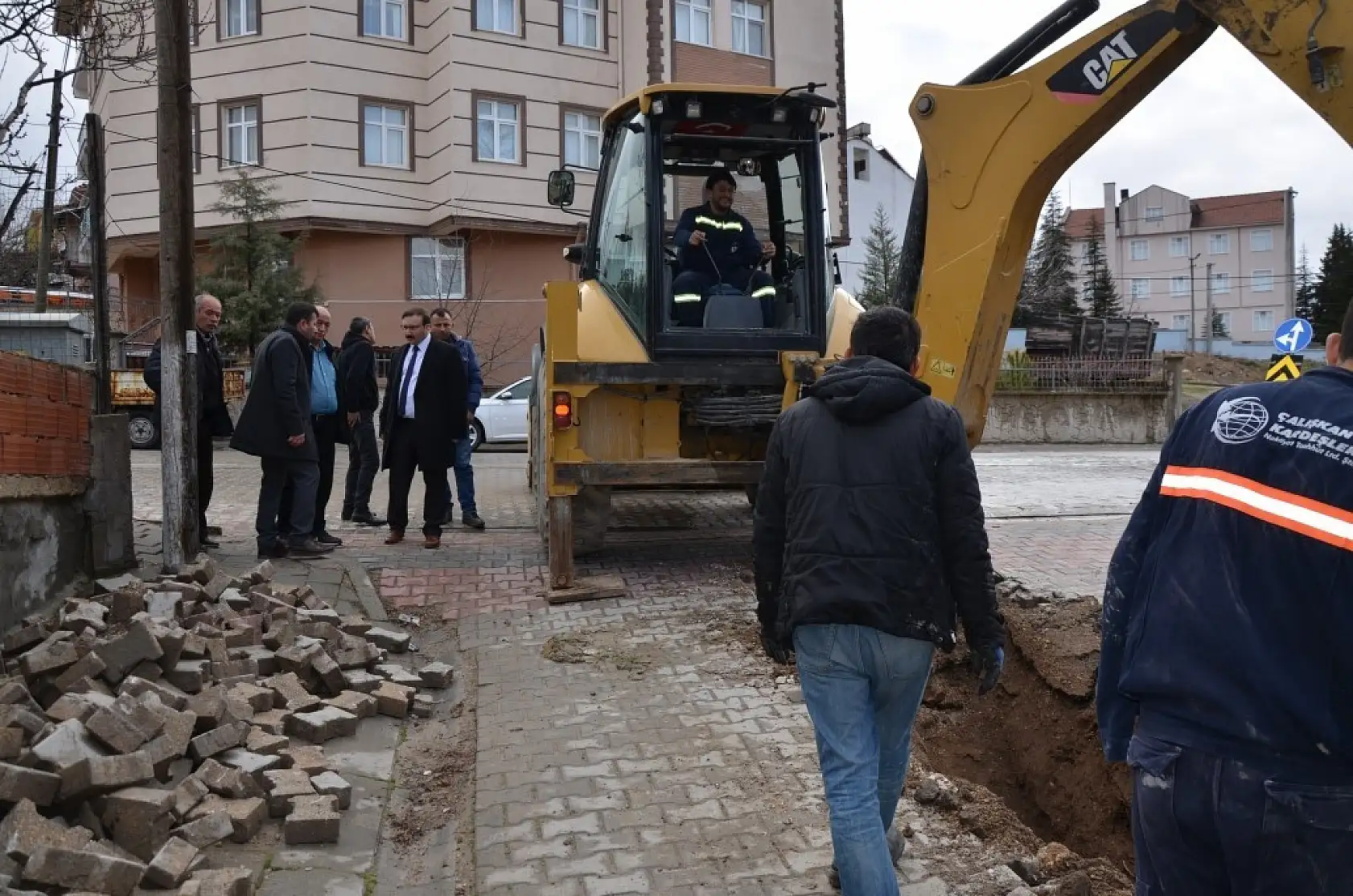 MİLLETVEKİLİ KAVUNCU EMET'TE İLÇE GÜNDEMİNİ DEĞERLENDİRDİ