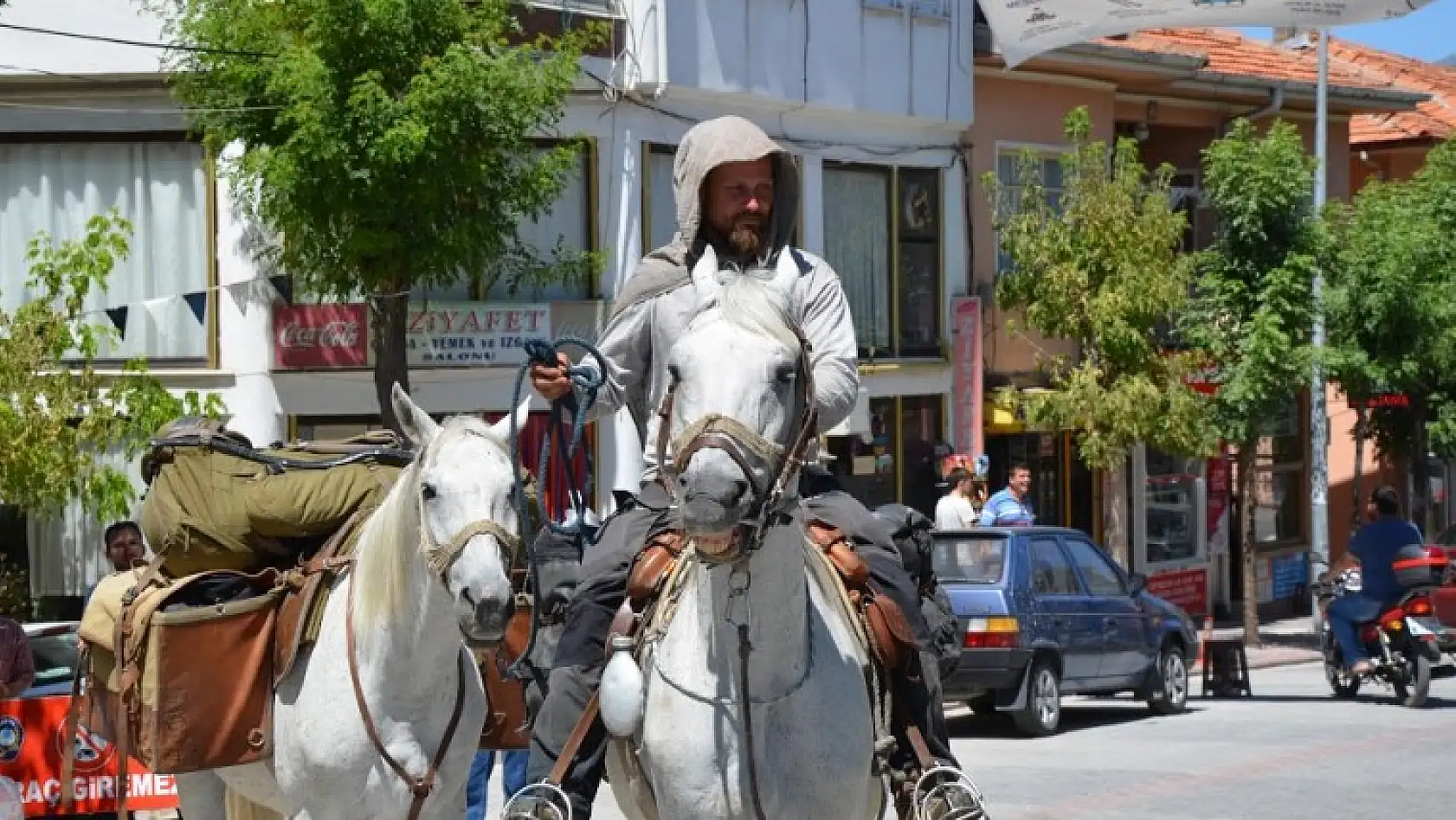 POLONYADAN KUDÜS'E 2 AT İLE KUTSAL YOLCULUK