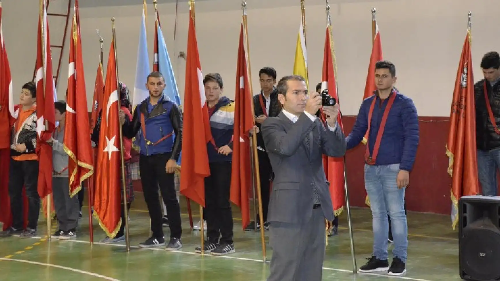 EMET’TE  CUMHURİYETİMİZİN 94. YILDÖNÜMÜ COŞKUSU