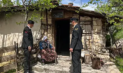 Anneler Gününde Şehit Annelerine Ziyaret