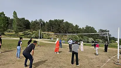 220 Genç Bahar Şenliğinde Buluştu