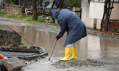 Emet'te Sağanak Yağış: Metrekareye 20 Kilogram Yağış Düştü