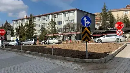 Emet'te Meydan ve Otopark Hükümeti Bekliyor