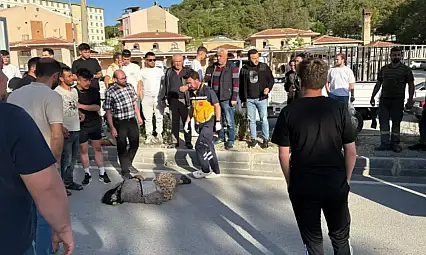 Emet'te Motosikletli Sürücü Yayaya Çarpıp Kaçtı