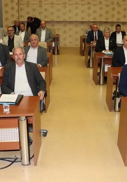 Bariyerler Emet'te AK Parti Ve MHP'yi Karşı Karşıya Getirdi