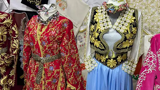 Emet Halk Eğitim 261 Kursta 5835 Kursiyere Belge Verdi