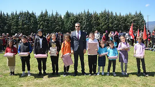 Emet'te Bayram 23 Nisan Coşkusu İle Devam Etti