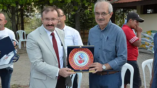Emet'te oğlaklar podyuma çıktı