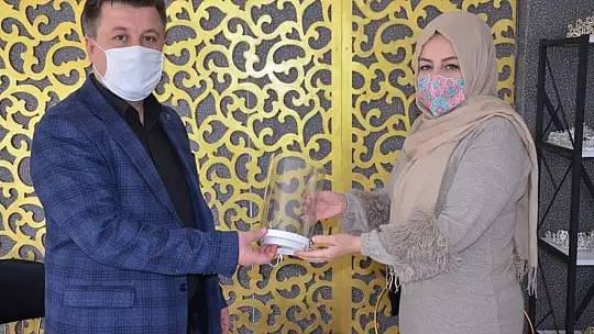 Emet Belediyesinden Berber Ve Kuaförlere UV Sterilize Makinaları