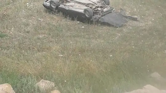 Mıcıra Kaptırdığı Araçla Taklalar Atarak Tarlaya Uçtu