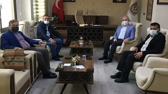 Rektör Kavuncu' Siyasettede Akademik Kariyerimizde de Önce Sağlık Dedik'