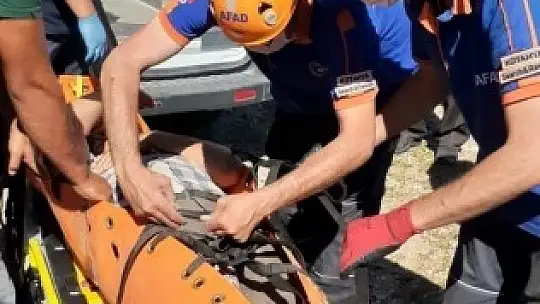 Uçuruma Yuvarlanan Çobanı Afad Ve Jandarma Kurtardı