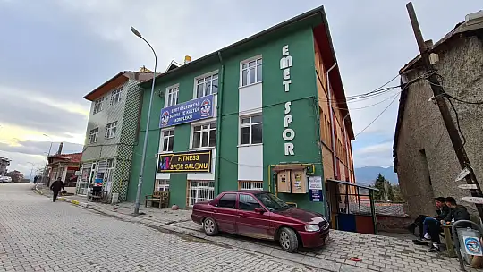 Hanımlar Günde, Gençler Sporda Belediye Sosyal Tesislerinde Buluşuyor