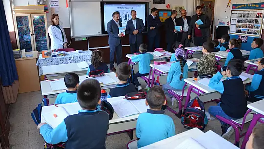 Emet Belediyesinden 100.Yılda Çocuklarımıza Anlamlı Hediye