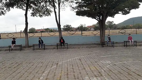 Emet'te Ders Zili Tedbirli Çalmaya Başladı
