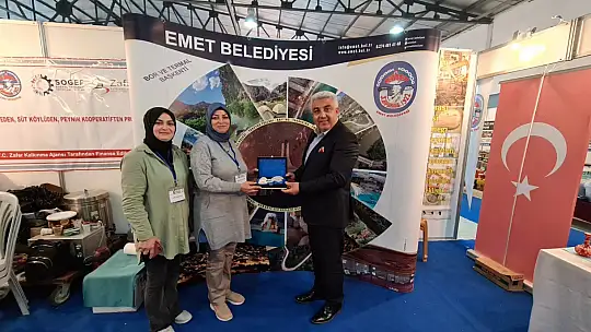 Kütahya Tarım Fuarı açılırken Emet Fuarda yerini aldı