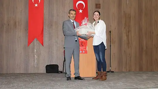 Sanem Kaptan Dümeni Emet'e Kırdı