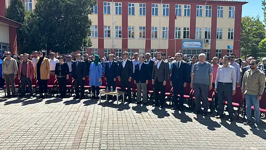 Emet Halk Eğitim 261 Kursta 5835 Kursiyere Belge Verdi