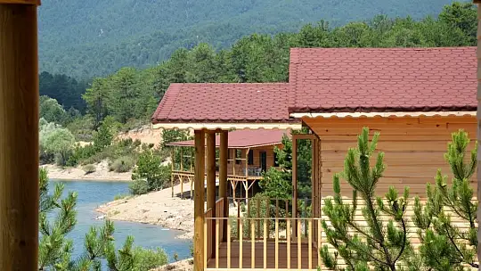 Yeniceköy Gölet Bungalov Evlerinin Tamamlanması Heyecanla Bekleniyor