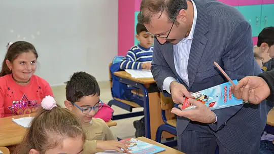 Emet Belediyesinden 100.Yılda Çocuklarımıza Anlamlı Hediye