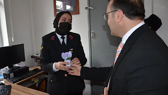 8 Mart'ta Emet'te Çiçekler Açtı