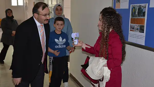 8 Mart'ta Emet'te Çiçekler Açtı