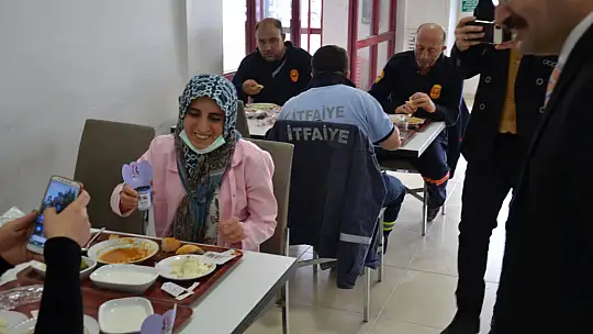 8 Mart'ta Emet'te Çiçekler Açtı