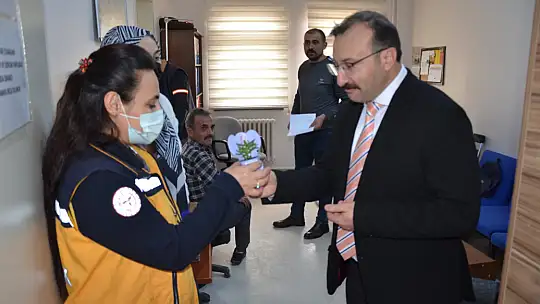 8 Mart'ta Emet'te Çiçekler Açtı