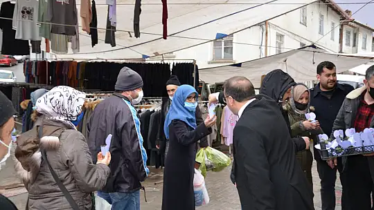 8 Mart'ta Emet'te Çiçekler Açtı