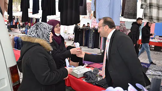 8 Mart'ta Emet'te Çiçekler Açtı