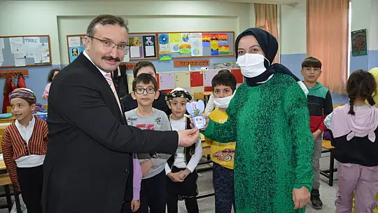 8 Mart'ta Emet'te Çiçekler Açtı
