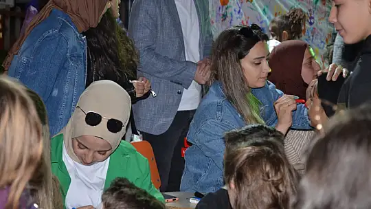23 Nisan Coşkusu Çocuk Şenliği İle Gece boyu Sürdü