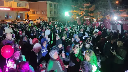 23 Nisan Coşkusu Çocuk Şenliği İle Gece boyu Sürdü
