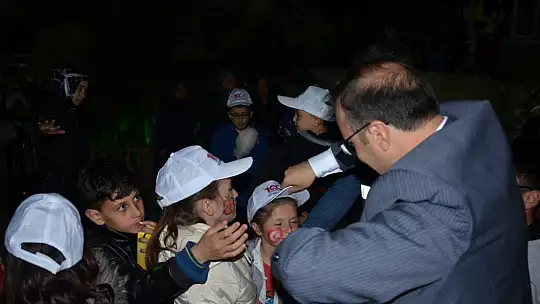 23 Nisan Coşkusu Çocuk Şenliği İle Gece boyu Sürdü