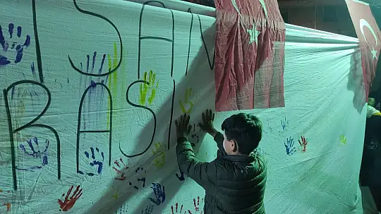 23 Nisan Coşkusu Çocuk Şenliği İle Gece boyu Sürdü