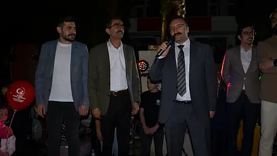 23 Nisan Coşkusu Çocuk Şenliği İle Gece boyu Sürdü