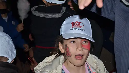 23 Nisan Coşkusu Çocuk Şenliği İle Gece boyu Sürdü