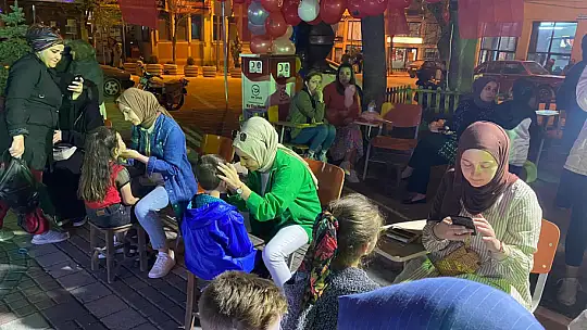 23 Nisan Coşkusu Çocuk Şenliği İle Gece boyu Sürdü