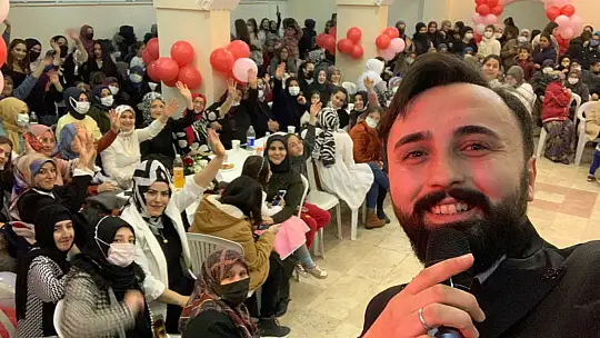 8 Mart'ta Emet'te Çiçekler Açtı