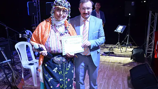 EMFEST Festivalinde Ünlü Sanatçı Zehra Emet'te Sevenleri İle Buluştu