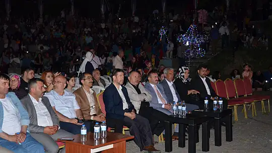 EMFEST Festivalinde Ünlü Sanatçı Zehra Emet'te Sevenleri İle Buluştu