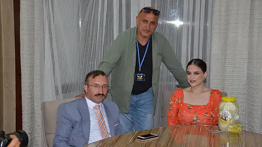 Emet'te Konser veren Zehra Basın Mensuplarıyla Buluştu