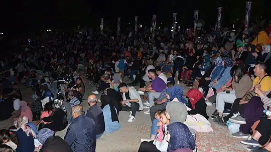 Emet'te Hüseyin Kağıt Hayranları Anfiye Sığmadı