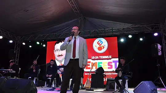Emet'te Hüseyin Kağıt Hayranları Anfiye Sığmadı