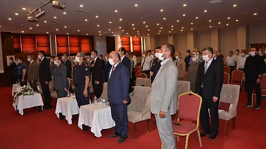 Vali Çelik'ten Muhtarlara Covid-19 Uyarısı