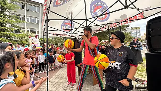 Karne Sevincini Belediye Karne Şenliği İle Kutladılar