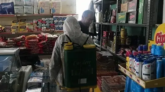 Emet Belediyesi Resmi Kurum ve İşyerlerini Dezenfekteye Devam Ediyor