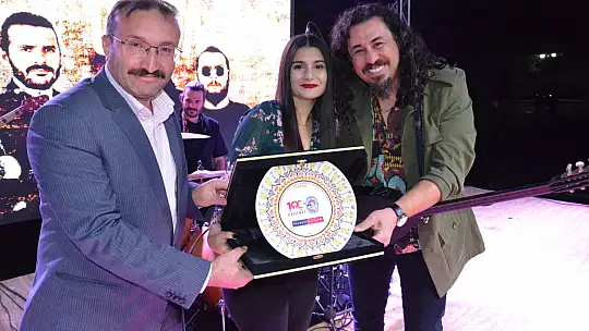 Emet Belediyesi Cumhuriyet Bayramı Haftasında Gençleri Konserde Buluşturdu