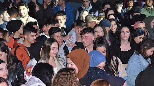 Emet Belediyesi Cumhuriyet Bayramı Haftasında Gençleri Konserde Buluşturdu