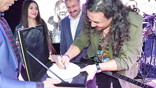 Emet Belediyesi Cumhuriyet Bayramı Haftasında Gençleri Konserde Buluşturdu